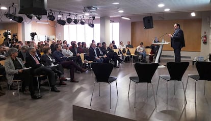 El vicepresidente, Oriol Junqueras, durante la presentación del informe.