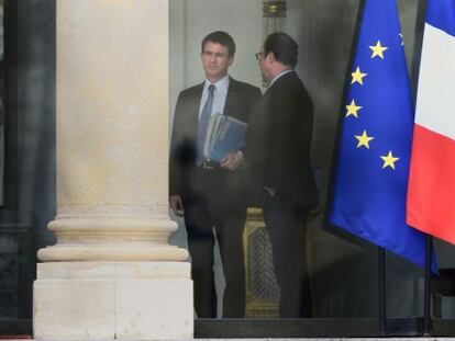 Manuel Valls e François Hollande, nesta segunda.