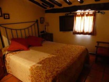 Habitación de la Posada del Adarve, en Albarracín (Teruel).