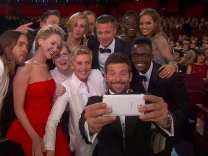 Vista desde &#039;fuera&#039; del ya famos&iacute;simo &#039;selfie&#039; de la noche de los Oscar.