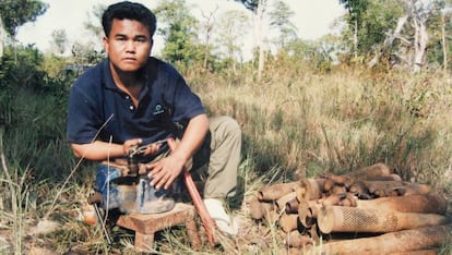 Aki Ra ha dedicado su vida a eliminar las minas que le obligaron a plantar como niño soldado en Camboya.