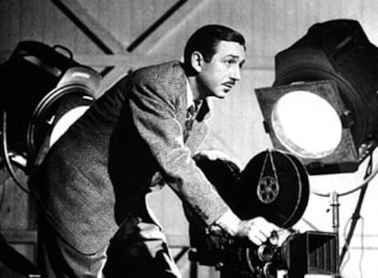 Walt Disney, durante el rodaje de una de sus películas.