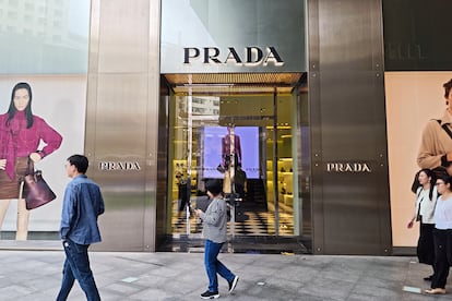 Una tienda de Prada en Shangai, este miércoles.