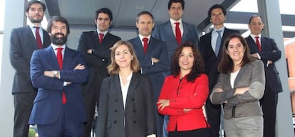 Delante: Asier Gonz&aacute;lez, Virginia Mar&iacute;, Silvia Ram&iacute;rez y Maite Cord&oacute;n. Detr&aacute;s: Jorge Lozano, Pablo Trueba, Javier Cortadellas, Julio Ruiz de Alda, Antonio Garc&iacute;a y Salvador Viada. 