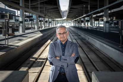 Josep Vicent Boira, a l’estació de l’AVE de València, dilluns passat. 