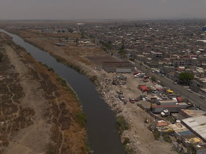 El canal del Bordo de Xochiaca en Nezahualcóyotl, Estado de México, el 8 de mayo de 2025.