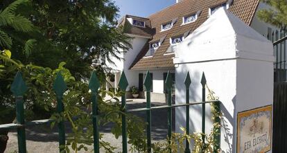 Escuela femenina Elcható, en Brenes (Sevilla).