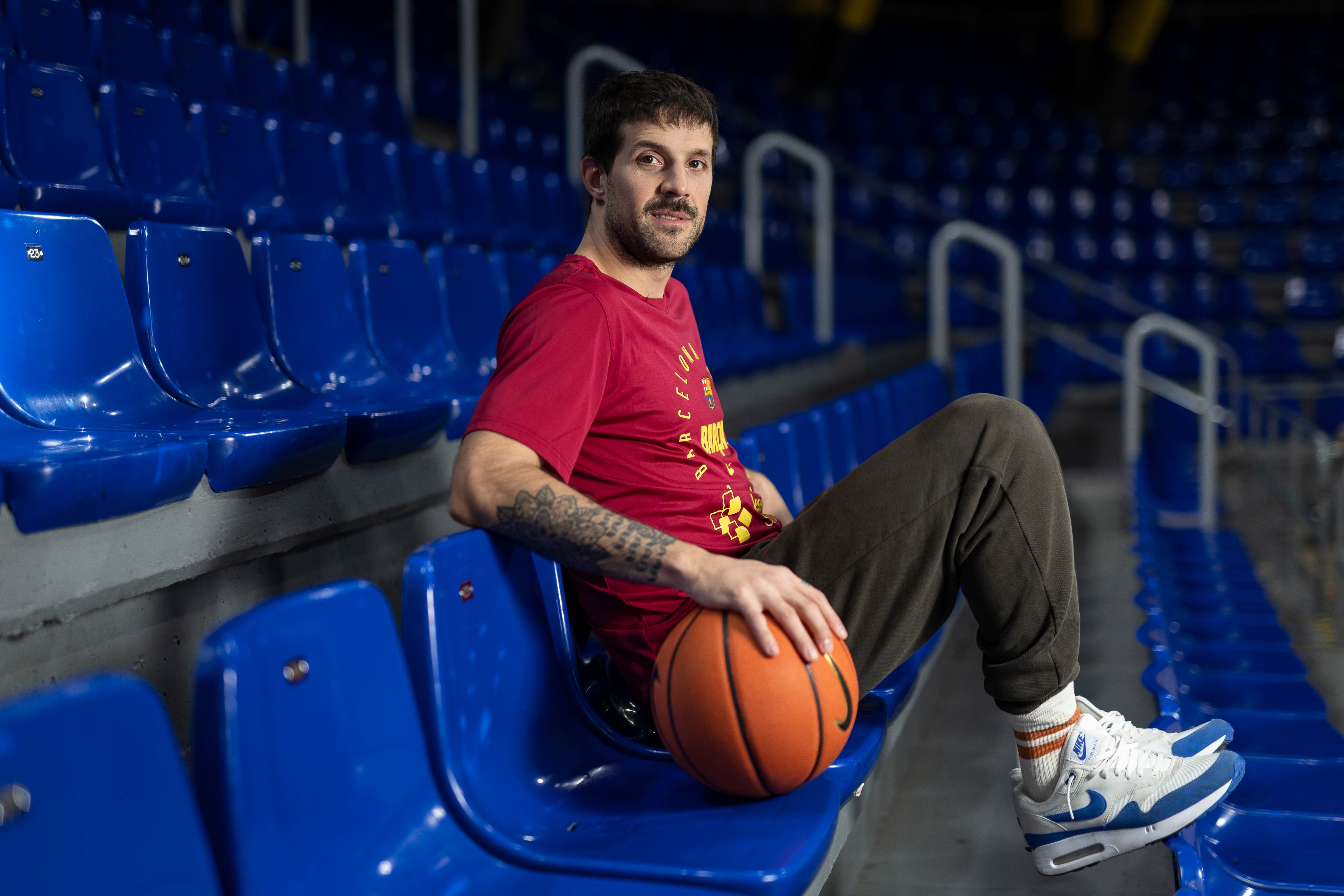 DVD 1301 13/01/26 Barcelona. Nicolás Laprovittola, jugador de baloncesto en el FC Barcelona fotografiado en el Palau Blaugrana. [ALBERT GARCIA]