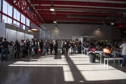 Ambiente en el interior del Pabellón de Cristal de la Casa Campo.