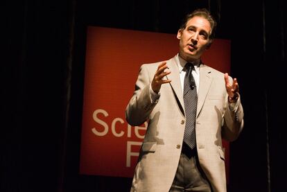 Brian Greene, en el World Science Festival en 2009.