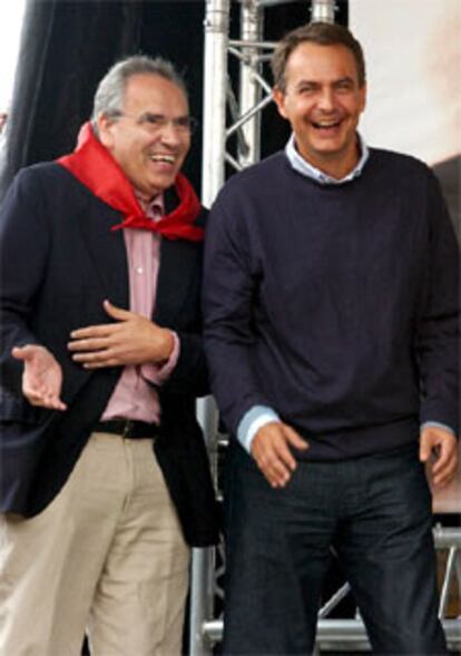 Zapatero y Alfonso Guerra, hoy en la fiesta de Rodiezmo.