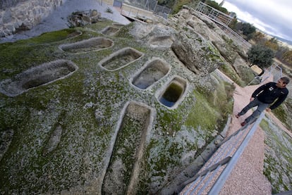 Una imagen de la necrópolis medieval de Sieteiglesias, que ofrece visitas guiadas durante los fines de semana.