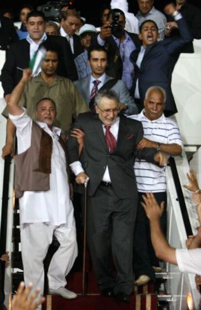 Fotografía de Abdelbaser Ali Mohmet al-Megrahi, cuando llegó a Trípoli el 20 de agosto de 2009.