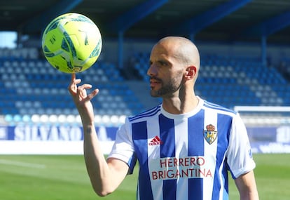 El futbolista de la SD Ponferradina Yuri de Souza en El Toralín.