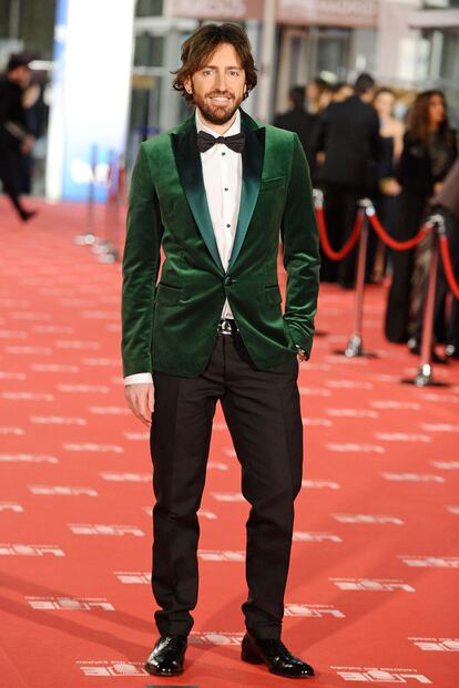 Daniel Sánchez Arévalo con chaqueta verde de Dsquared2 Classic.