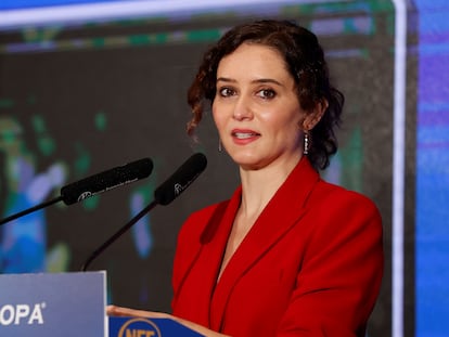 La presidenta madrileña, Isabel Díaz Ayuso, durante un desayuno informativo de la Tribuna Forum Europa, este lunes, en Madrid.