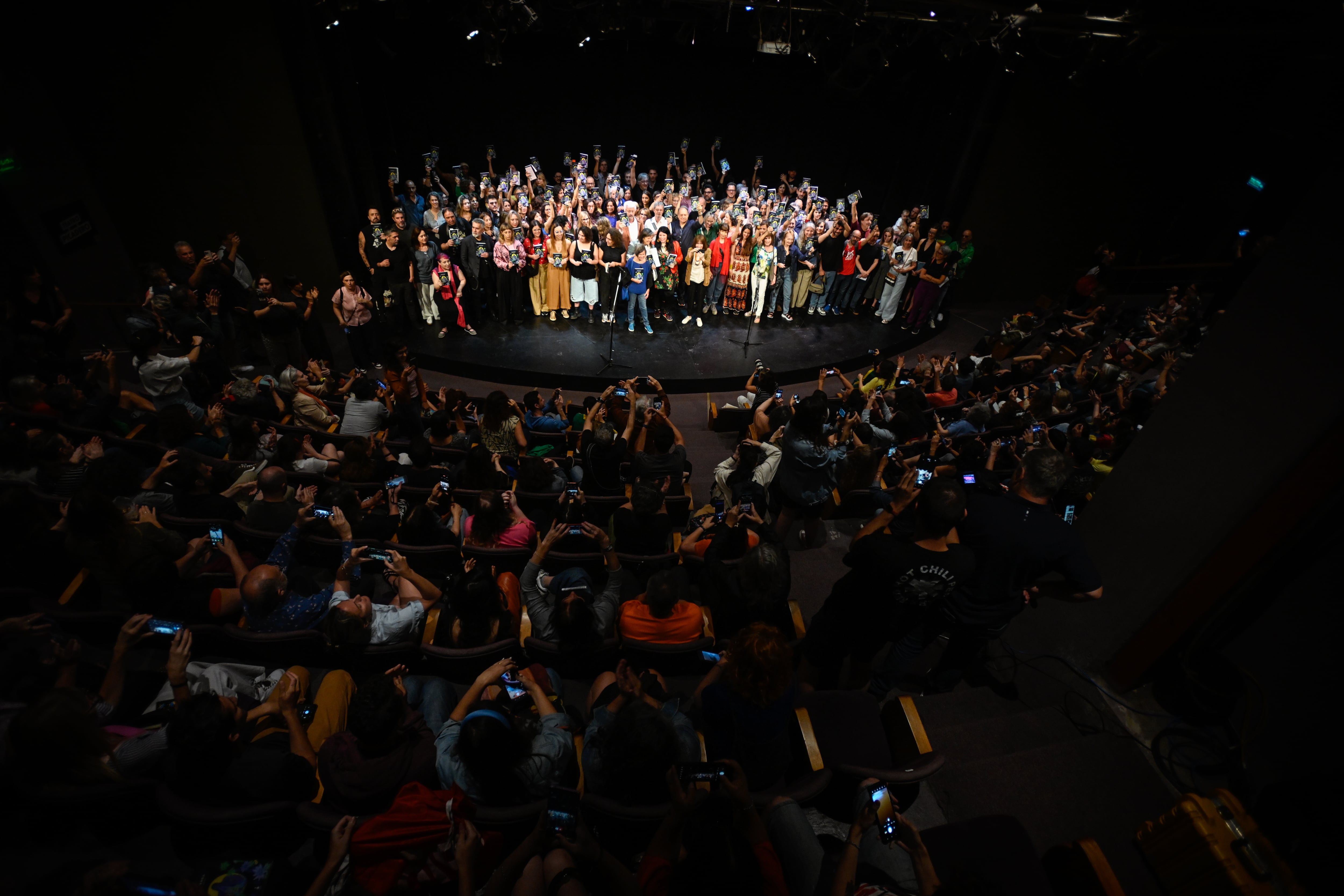 La lectura se llevó a cabo en el Teatro Picadero de Buenos Aires. 