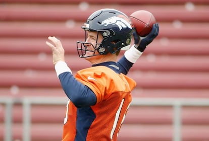 Peyton Manning en el entrenamiento de Denver Broncos. 