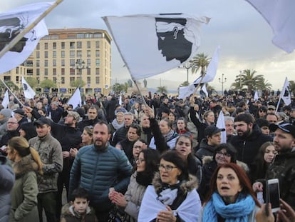 Independentistas corsos en las calles de Ajaccio, en Francia, este s&aacute;bado