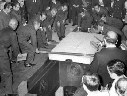 El jefe de los cementerios de Madrid recuerda la inhumación del dictador, en la que lideró una cuadrilla con los mejores sepultureros de España