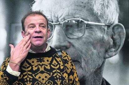 François-Marie Banier, en la inauguración de su exposición fotográfica Portraits en Berlín, el 7 de diciembre.