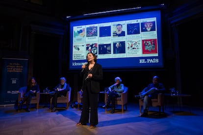 Pepa Bueno se dirige a los suscriptores en el acto de celebración del número 500 de 'Ideas'.