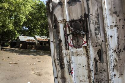 Así quedó la puerta principal del hospital de MSF en Leer tras sufrir un ataque el pasado 23 de febrero.