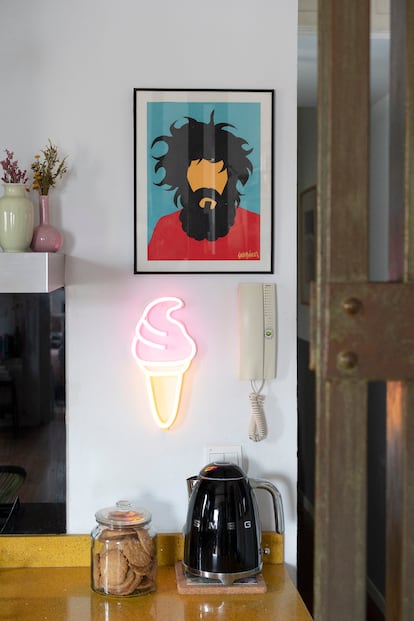 Detalles del salón de la casa del músico.