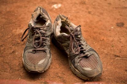 Los zapatos deportivos que habitualmente utiliza Henry Wanyoike para entrenar.
