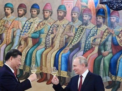 Xi Jinping y Vladímir Putin, este martes en el Kremlin.