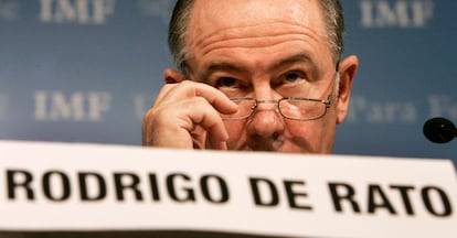 Rodrigo Rato, durante su etapa como presidente del FMI en una conferencia de prensa en Washington (Estados Unidos).