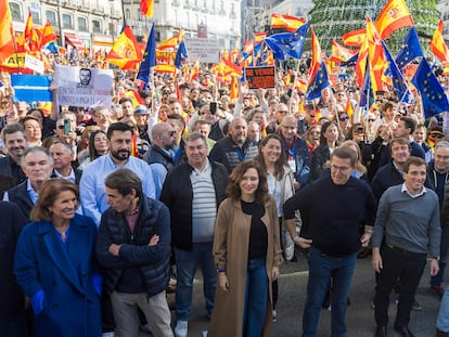 Imagen de los dirigentes del PP que han participado este domingo en la manifestación de Madrid contra la amnistía.