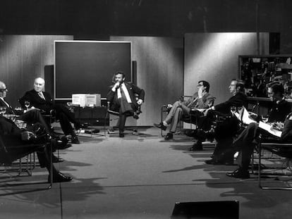 Jos&eacute; Luis Balb&iacute;n fue el creador de &#039;La clave&#039;, un programa de debate que se cre&oacute; en 1976. En la imagen, una emisi&oacute;n de 1981.