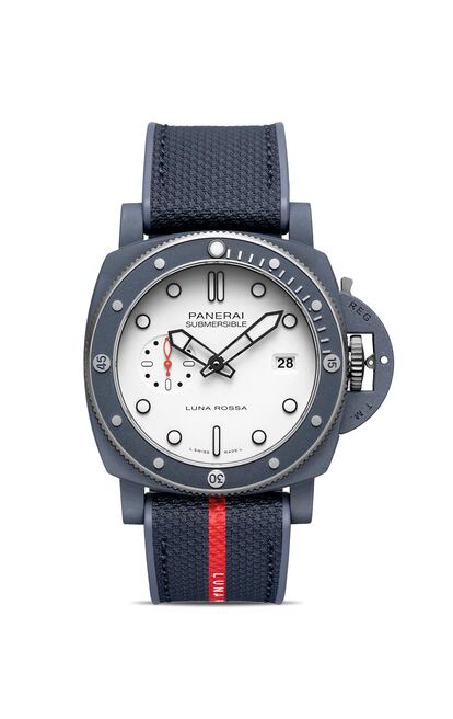 The new Submersible QuarantaQuattro Luna Rossa Ti-Ceramitech by Panerai reinforces the multi-year partnership between the brand and the Luna Rossa Prada Pirelli team.