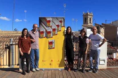 Los ganadores de los 52 Premis Octubre. Paula Llorens, Joan Duran, Neus Penalba i Irene Tarrés y Ferran Garcia-Oliver.