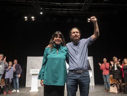 El secretario general de Podemos, Pablo Iglesias, y la candidata de Adelante Andalucía, Teresa Rodríguez.