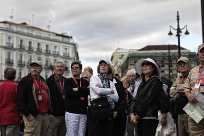 La madrileña Puerta del Sol es visita obligada de cualquier turista que pase por Madrid.