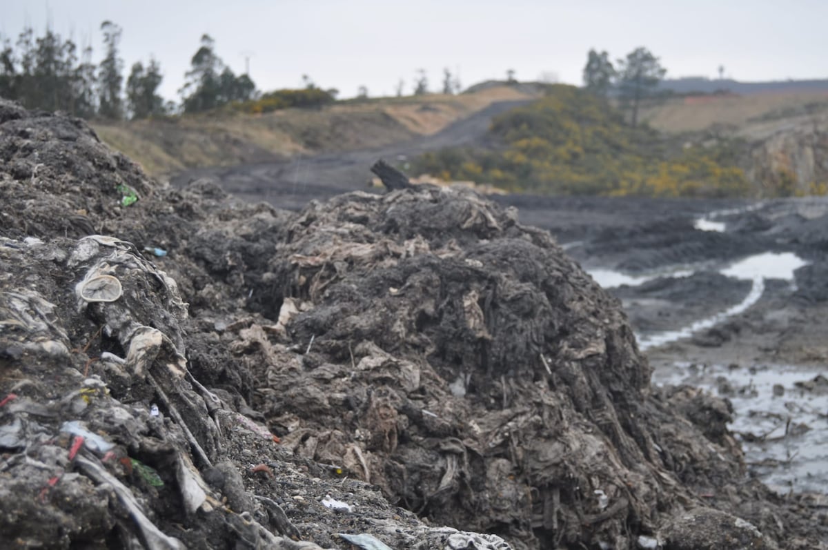 “Monte Perdido”: guerra a la montaña de basura ilegal a cuatro kilómetros de la ‘moncloa’ de Galicia
