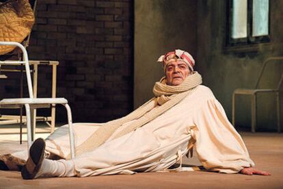 Alain Pralon, en una escena de <i>Le malade imaginaire,</i> de Molière.
/ RAMÓN SENERA