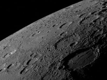 El horizonte de Mercurio, fotografiado por la sonda Messenger