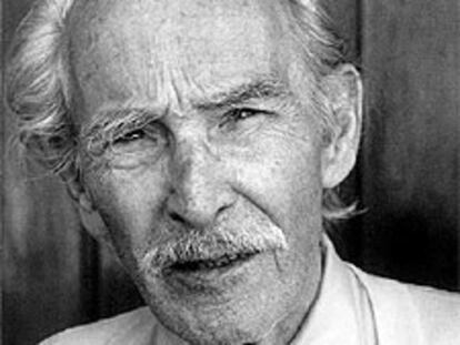 Domingo Pérez Minik, fotografiado en 1985.