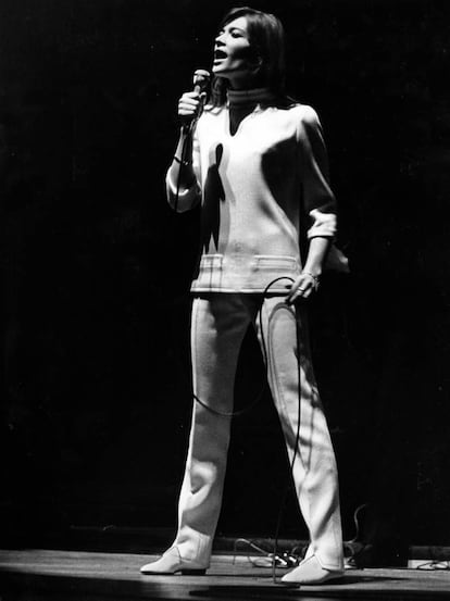 Actuación de Françoise Hardy en 1966.