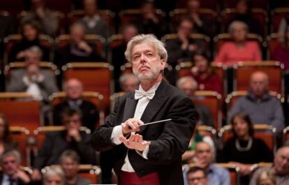 El director de orquesta Jukka-Pekka Saraste, durante una actuación.