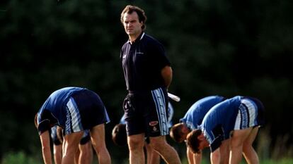 Bielsa, en un entrenamiento en el Espanyol.