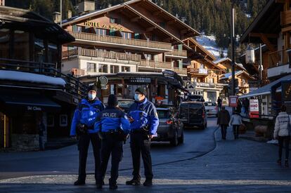 Policías suizos en Verbier la semana pasada.