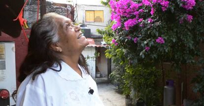 Rosa Duarte en su casa en Santa Úrsula (Ciudad de México).