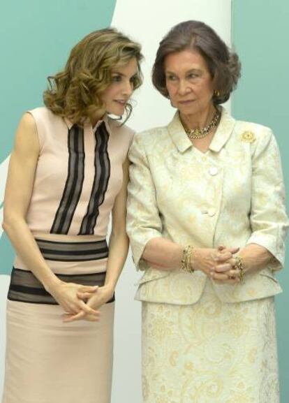 La reina Letizia y doña Sofia.