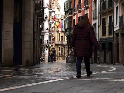 Ambiente en las inmediaciones del Ayuntamiento de Pamplona.