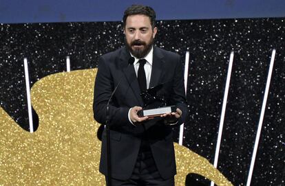 Pablo Larraín, con el premio al mejor guion por 'El conde'. 
