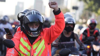 Entregador da Rappi durante protesto por melhores condições do trabalho em julho de 2020 em São Paulo.